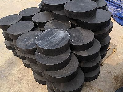 宁安市板式橡胶支座由若干层橡胶片与薄钢板经加压硫化